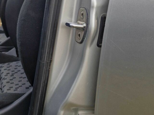 Сірий Шкода Фабія, об'ємом двигуна 1.2 л та пробігом 268 тис. км за 2950 $, фото 21 на Automoto.ua