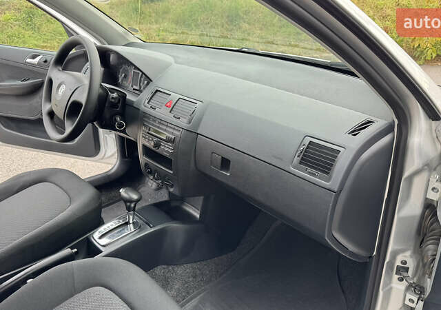 Сірий Шкода Фабія, об'ємом двигуна 1.4 л та пробігом 207 тис. км за 5700 $, фото 32 на Automoto.ua