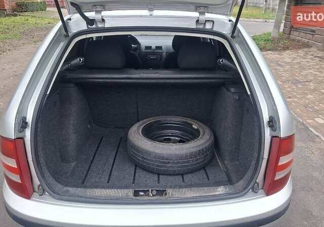 Сірий Шкода Фабія, об'ємом двигуна 1.39 л та пробігом 250 тис. км за 2850 $, фото 13 на Automoto.ua