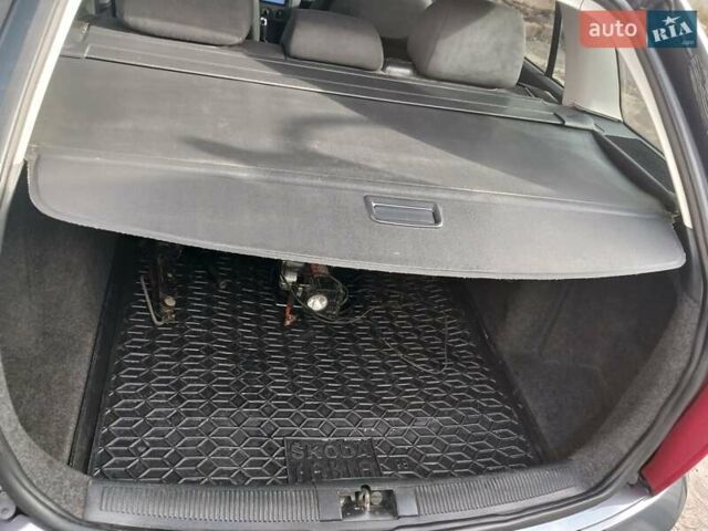 Серый Шкода Фабия, объемом двигателя 1.39 л и пробегом 297 тыс. км за 3800 $, фото 1 на Automoto.ua