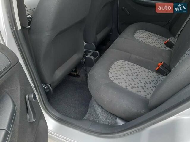 Сірий Шкода Фабія, об'ємом двигуна 1.2 л та пробігом 88 тис. км за 4300 $, фото 12 на Automoto.ua