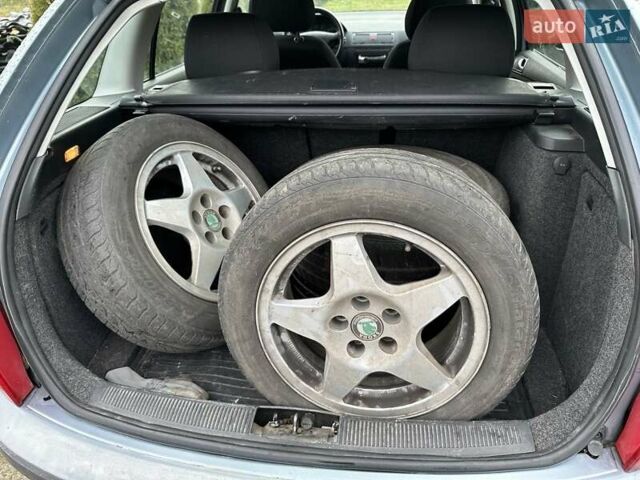 Серый Шкода Фабия, объемом двигателя 1.39 л и пробегом 196 тыс. км за 3900 $, фото 24 на Automoto.ua