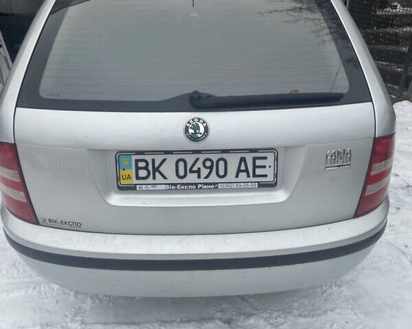 Сірий Шкода Фабія, об'ємом двигуна 1.2 л та пробігом 88 тис. км за 3100 $, фото 2 на Automoto.ua