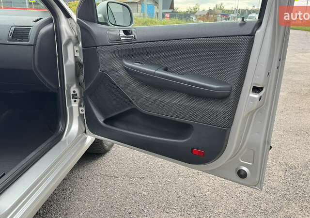 Сірий Шкода Фабія, об'ємом двигуна 1.4 л та пробігом 207 тис. км за 5700 $, фото 31 на Automoto.ua