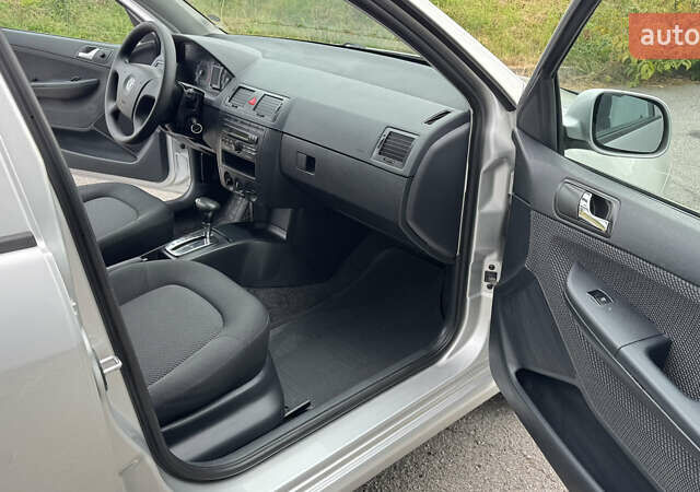 Сірий Шкода Фабія, об'ємом двигуна 1.4 л та пробігом 207 тис. км за 5700 $, фото 30 на Automoto.ua