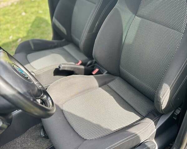 Сірий Шкода Фабія, об'ємом двигуна 1.4 л та пробігом 193 тис. км за 4800 $, фото 33 на Automoto.ua