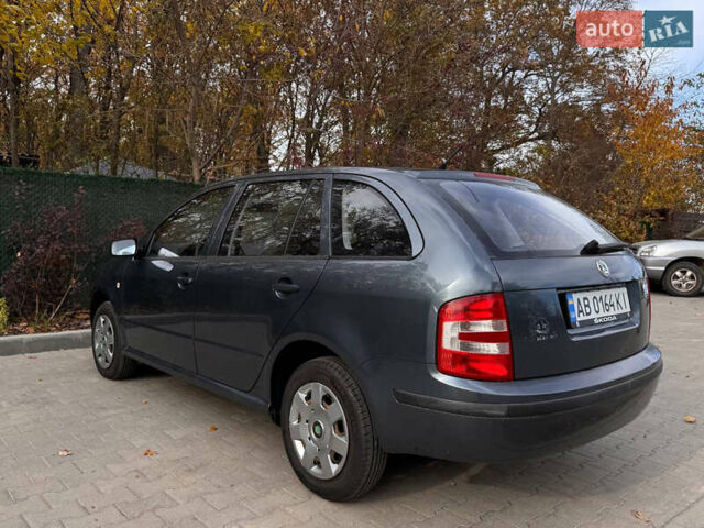 Серый Шкода Фабия, объемом двигателя 1.39 л и пробегом 220 тыс. км за 4200 $, фото 5 на Automoto.ua