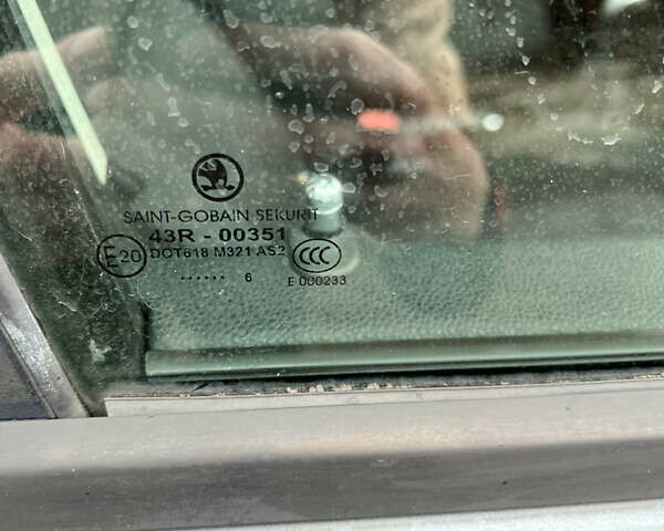 Сірий Шкода Фабія, об'ємом двигуна 1.4 л та пробігом 160 тис. км за 4550 $, фото 9 на Automoto.ua