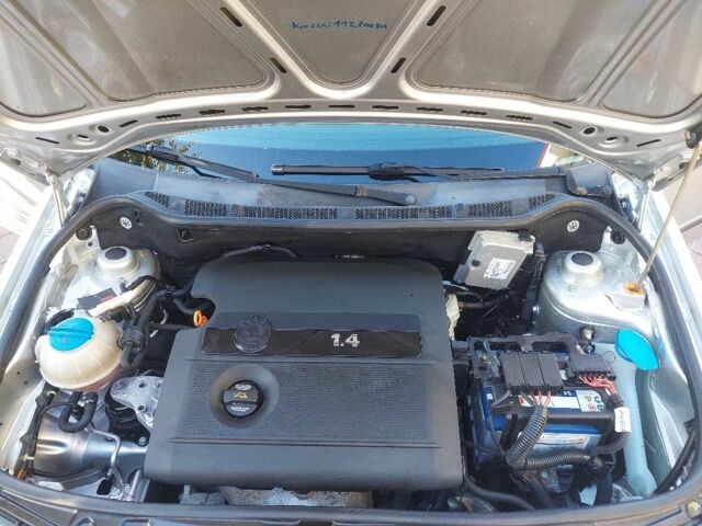 Серый Шкода Фабия, объемом двигателя 1.4 л и пробегом 160 тыс. км за 3950 $, фото 7 на Automoto.ua