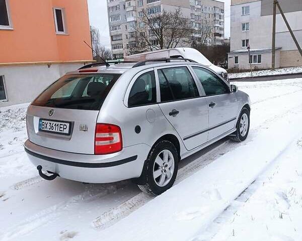Серый Шкода Фабия, объемом двигателя 1.4 л и пробегом 208 тыс. км за 5300 $, фото 4 на Automoto.ua