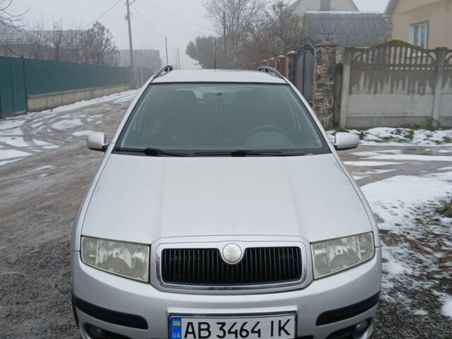 Серый Шкода Фабия, объемом двигателя 1.4 л и пробегом 246 тыс. км за 4200 $, фото 2 на Automoto.ua