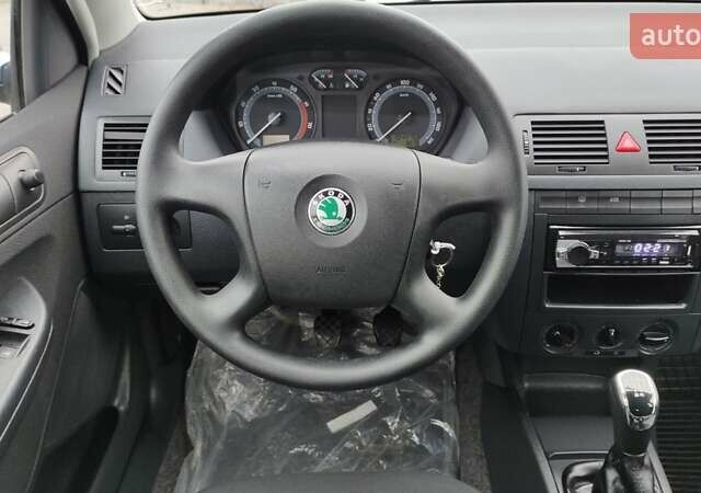 Серый Шкода Фабия, объемом двигателя 1.4 л и пробегом 194 тыс. км за 4900 $, фото 10 на Automoto.ua