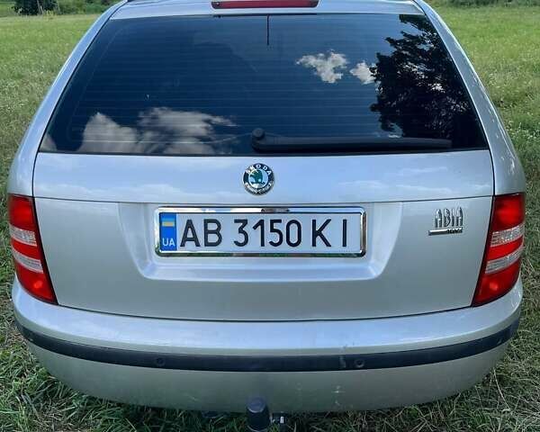Серый Шкода Фабия, объемом двигателя 1.4 л и пробегом 210 тыс. км за 5200 $, фото 3 на Automoto.ua