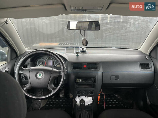 Серый Шкода Фабия, объемом двигателя 1.4 л и пробегом 340 тыс. км за 4500 $, фото 1 на Automoto.ua