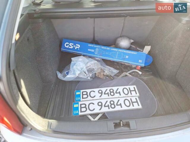 Сірий Шкода Фабія, об'ємом двигуна 1.4 л та пробігом 215 тис. км за 2800 $, фото 12 на Automoto.ua