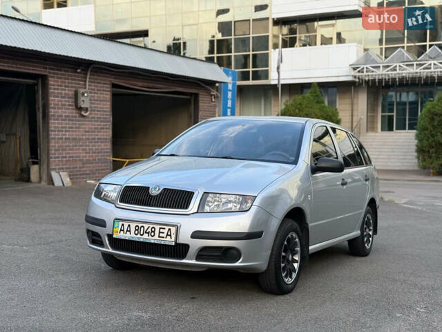 Сірий Шкода Фабія, об'ємом двигуна 1.2 л та пробігом 158 тис. км за 4650 $, фото 1 на Automoto.ua