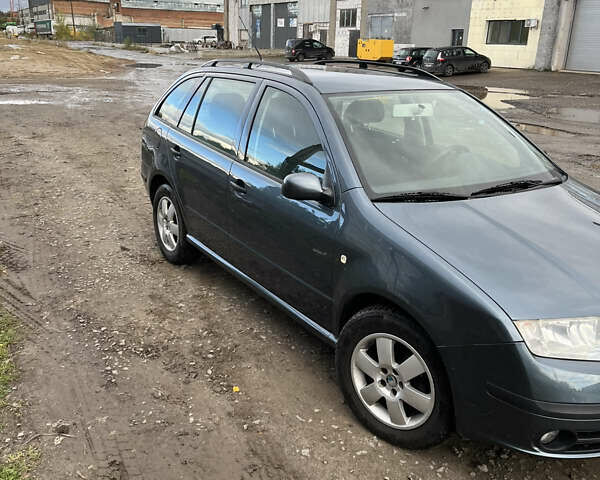 Сірий Шкода Фабія, об'ємом двигуна 1.4 л та пробігом 160 тис. км за 4500 $, фото 3 на Automoto.ua