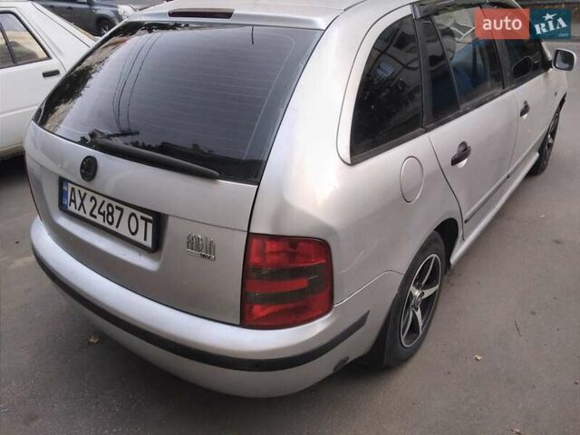 Сірий Шкода Фабія, об'ємом двигуна 1.39 л та пробігом 300 тис. км за 4250 $, фото 3 на Automoto.ua