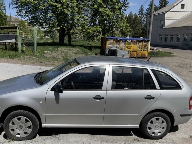 Шкода Фабия 2006 в Василькове на Automoto.ua Серый Шкода Фабия, объемом двигателя 1.4 л и пробегом 234 тыс. км за 4900 $, фото 3 на Automoto.ua