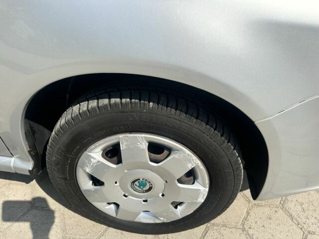 Сірий Шкода Фабія, об'ємом двигуна 1.4 л та пробігом 226 тис. км за 4150 $, фото 3 на Automoto.ua