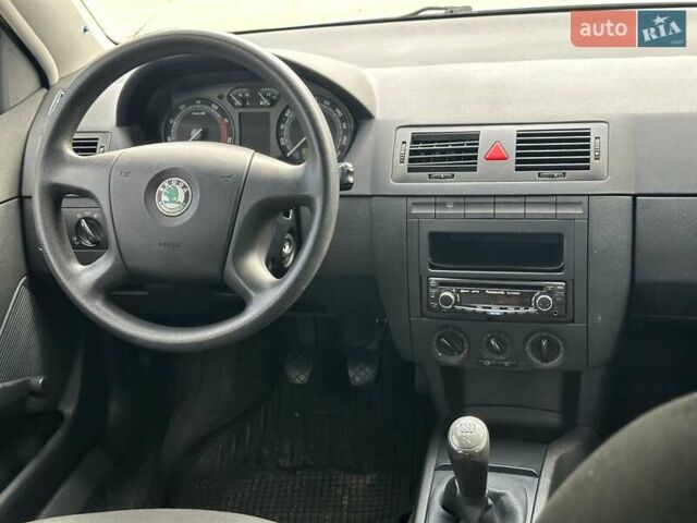 Шкода Фабия 2006 в Киеве на Automoto.ua Серый Шкода Фабия, объемом двигателя 1.2 л и пробегом 158 тыс. км за 4690 $, фото 24 на Automoto.ua
