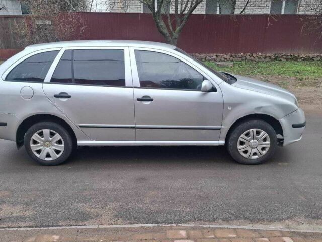 Сірий Шкода Фабія, об'ємом двигуна 1.4 л та пробігом 250 тис. км за 2850 $, фото 5 на Automoto.ua