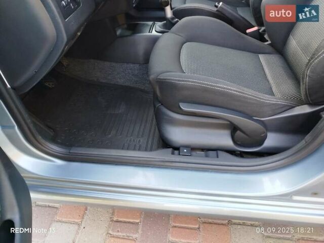 Сірий Шкода Фабія, об'ємом двигуна 1.4 л та пробігом 188 тис. км за 4999 $, фото 37 на Automoto.ua