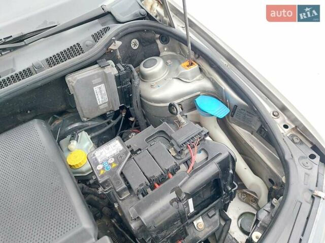 Сірий Шкода Фабія, об'ємом двигуна 1.2 л та пробігом 154 тис. км за 4399 $, фото 24 на Automoto.ua