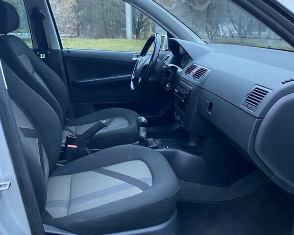 Сірий Шкода Фабія, об'ємом двигуна 1.4 л та пробігом 204 тис. км за 4999 $, фото 13 на Automoto.ua