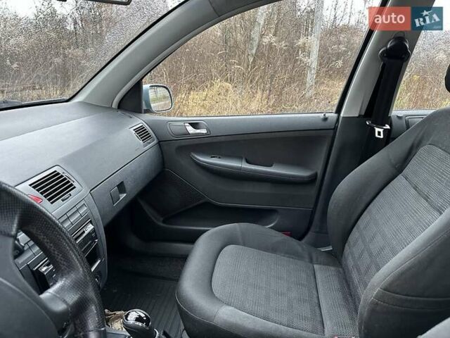 Серый Шкода Фабия, объемом двигателя 1.39 л и пробегом 196 тыс. км за 3900 $, фото 6 на Automoto.ua
