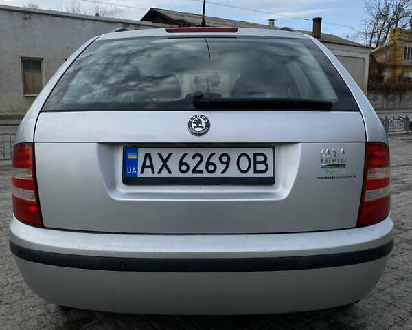 Серый Шкода Фабия, объемом двигателя 1.4 л и пробегом 270 тыс. км за 4900 $, фото 5 на Automoto.ua