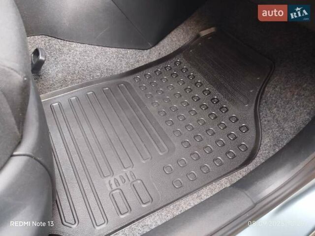 Сірий Шкода Фабія, об'ємом двигуна 1.4 л та пробігом 188 тис. км за 4999 $, фото 63 на Automoto.ua
