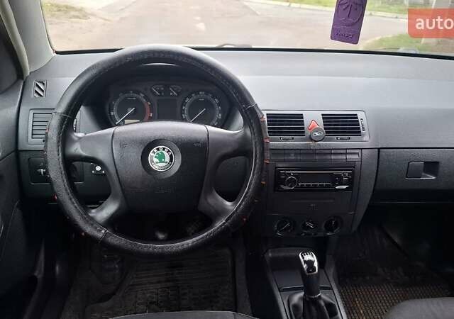 Сірий Шкода Фабія, об'ємом двигуна 1.39 л та пробігом 250 тис. км за 2850 $, фото 9 на Automoto.ua