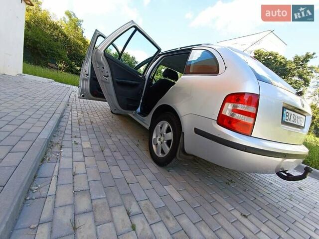 Серый Шкода Фабия, объемом двигателя 1.4 л и пробегом 208 тыс. км за 5700 $, фото 12 на Automoto.ua