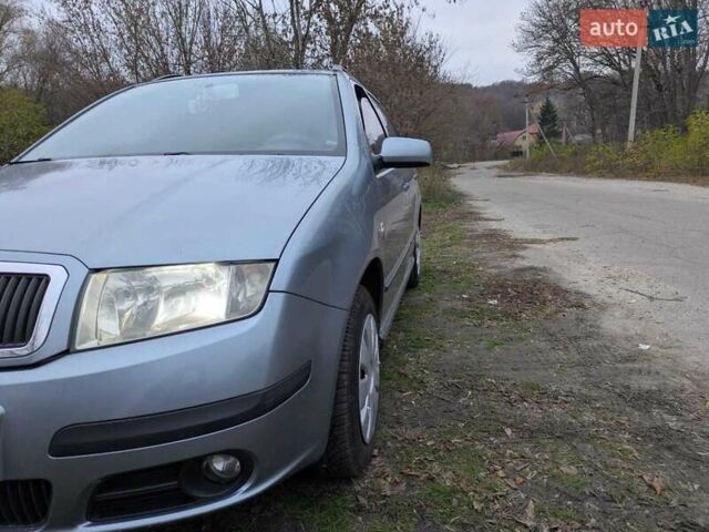 Серый Шкода Фабия, объемом двигателя 1.39 л и пробегом 230 тыс. км за 5000 $, фото 4 на Automoto.ua