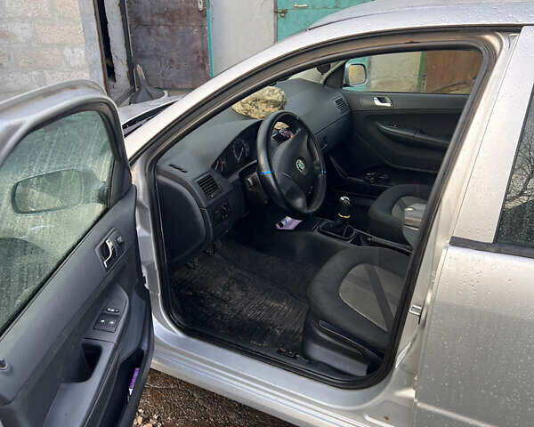 Сірий Шкода Фабія, об'ємом двигуна 1.2 л та пробігом 283 тис. км за 3500 $, фото 10 на Automoto.ua