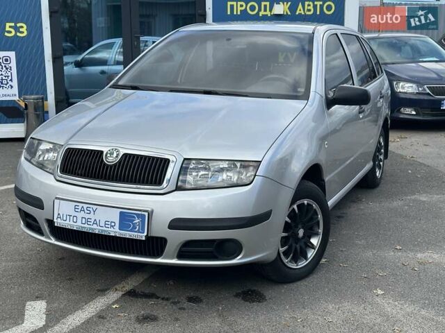 Шкода Фабия 2006 в Киеве на Automoto.ua Серый Шкода Фабия, объемом двигателя 1.2 л и пробегом 158 тыс. км за 4690 $, фото 1 на Automoto.ua