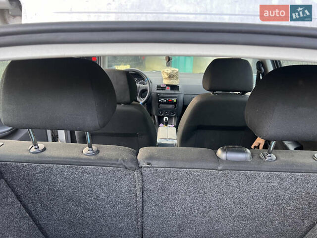 Сірий Шкода Фабія, об'ємом двигуна 1.2 л та пробігом 283 тис. км за 3500 $, фото 7 на Automoto.ua