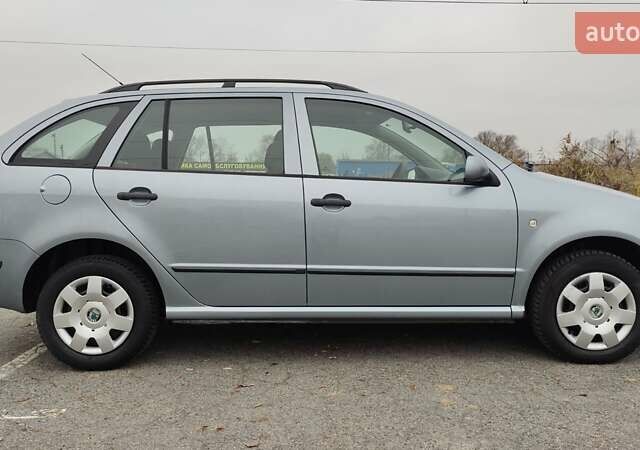 Серый Шкода Фабия, объемом двигателя 1.4 л и пробегом 194 тыс. км за 4900 $, фото 2 на Automoto.ua