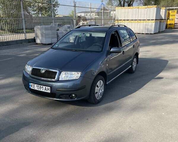 Сірий Шкода Фабія, об'ємом двигуна 1.4 л та пробігом 295 тис. км за 5000 $, фото 2 на Automoto.ua