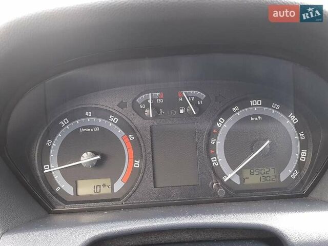 Сірий Шкода Фабія, об'ємом двигуна 1.2 л та пробігом 88 тис. км за 4300 $, фото 19 на Automoto.ua