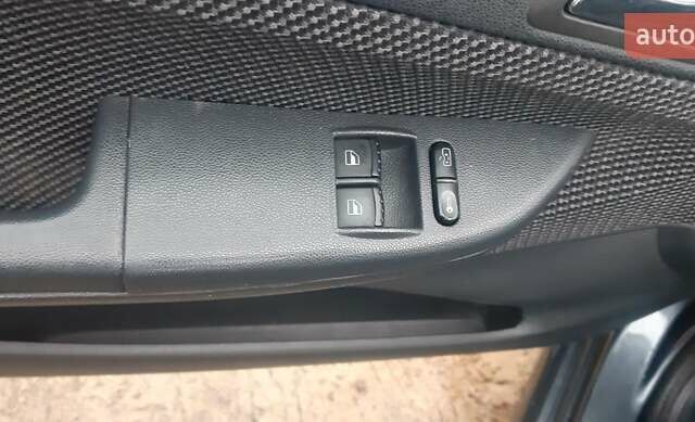 Серый Шкода Фабия, объемом двигателя 1.39 л и пробегом 155 тыс. км за 4650 $, фото 4 на Automoto.ua