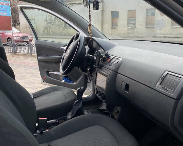 Серый Шкода Фабия, объемом двигателя 1.4 л и пробегом 270 тыс. км за 4900 $, фото 11 на Automoto.ua