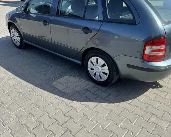Сірий Шкода Фабія, об'ємом двигуна 1.2 л та пробігом 267 тис. км за 3600 $, фото 1 на Automoto.ua