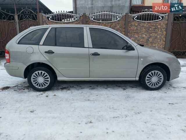 Сірий Шкода Фабія, об'ємом двигуна 1.2 л та пробігом 154 тис. км за 4399 $, фото 6 на Automoto.ua