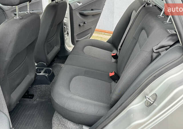 Сірий Шкода Фабія, об'ємом двигуна 1.4 л та пробігом 207 тис. км за 5700 $, фото 35 на Automoto.ua