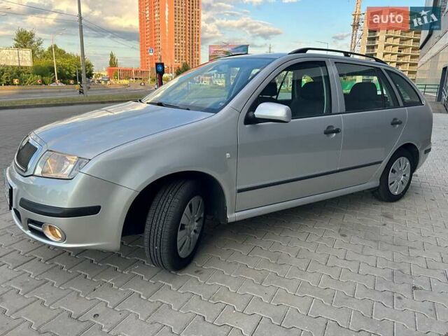 Сірий Шкода Фабія, об'ємом двигуна 1.39 л та пробігом 199 тис. км за 3300 $, фото 6 на Automoto.ua
