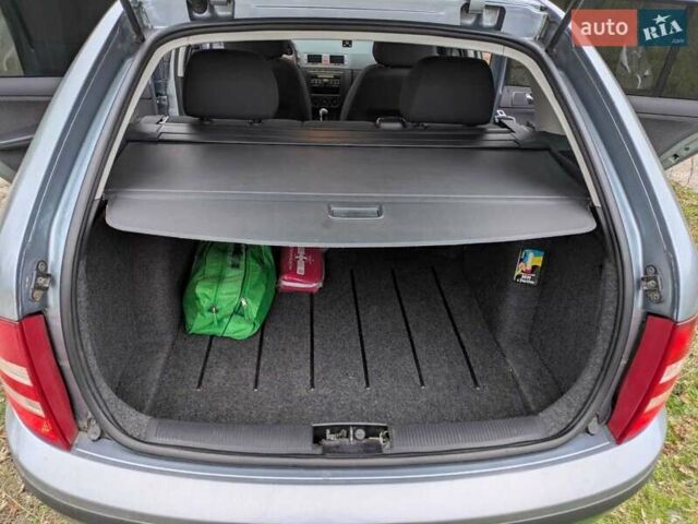 Серый Шкода Фабия, объемом двигателя 1.39 л и пробегом 230 тыс. км за 5000 $, фото 19 на Automoto.ua