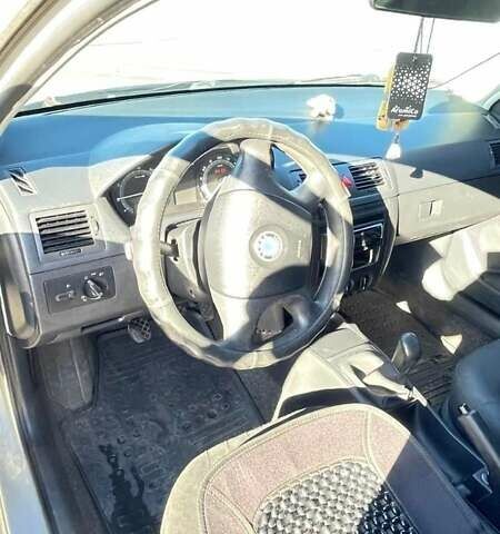 Сірий Шкода Фабія, об'ємом двигуна 1.2 л та пробігом 282 тис. км за 3100 $, фото 5 на Automoto.ua