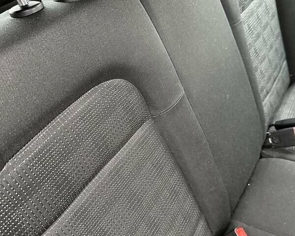 Серый Шкода Фабия, объемом двигателя 1.39 л и пробегом 196 тыс. км за 3900 $, фото 11 на Automoto.ua